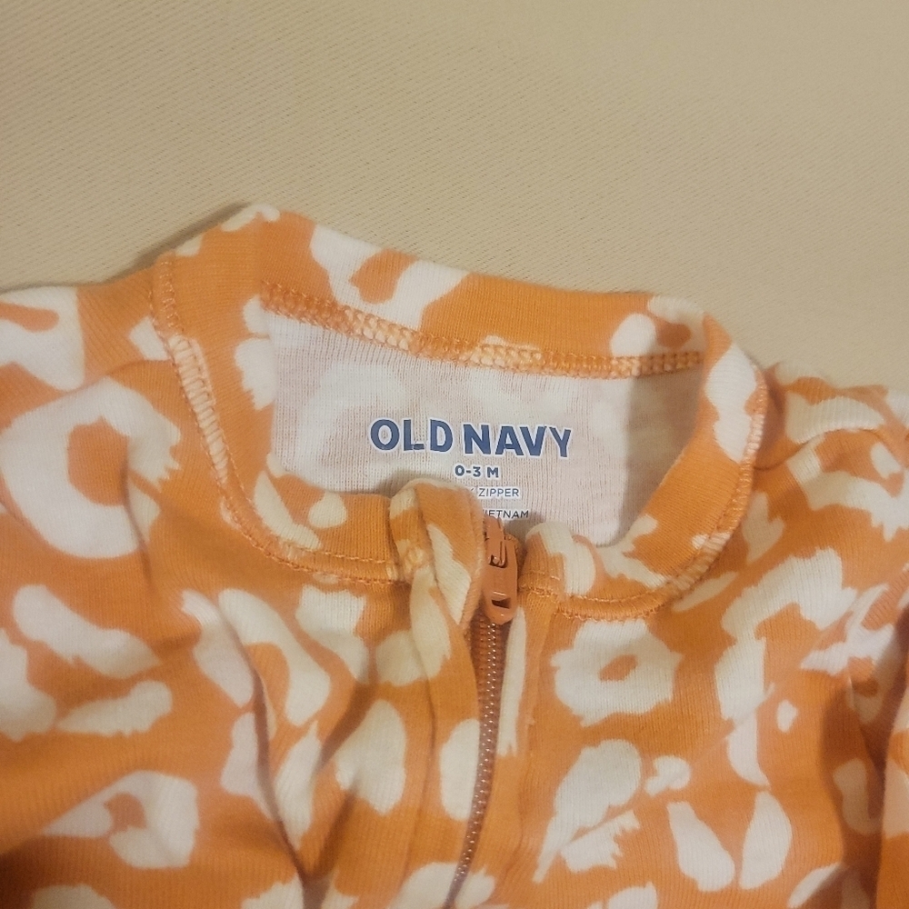 0/3 Month Bundle Of 3 Footies Onesies - Carter's & Old Navy - EUC - Picture 4 of 6
